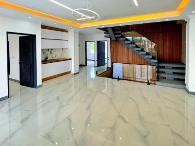 ویلا تریبلکس استخردار با سند تک برگ و روبه جنگل