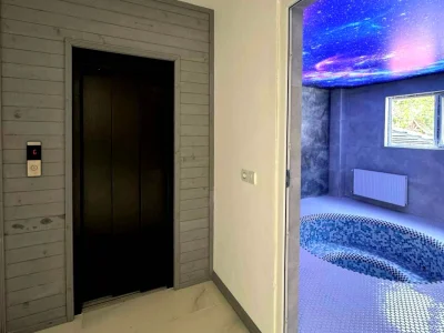 ویلا تریبلکس استخردار با سند تک برگ و روبه جنگل