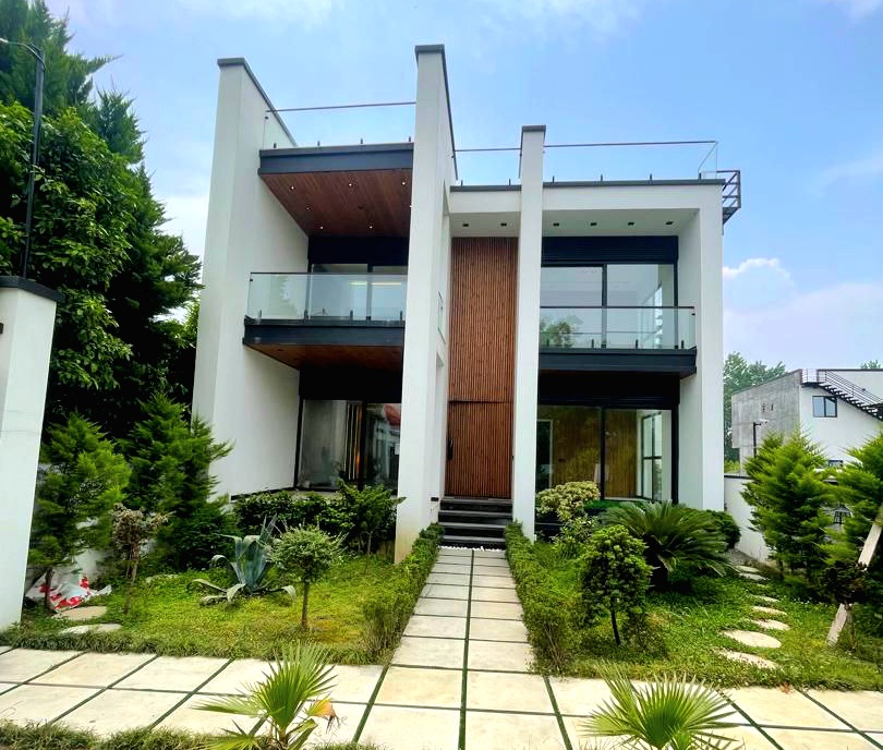 خرید ویلا تریبلکس مدرن لاکچری با مدارک کامل و استخر داخلی