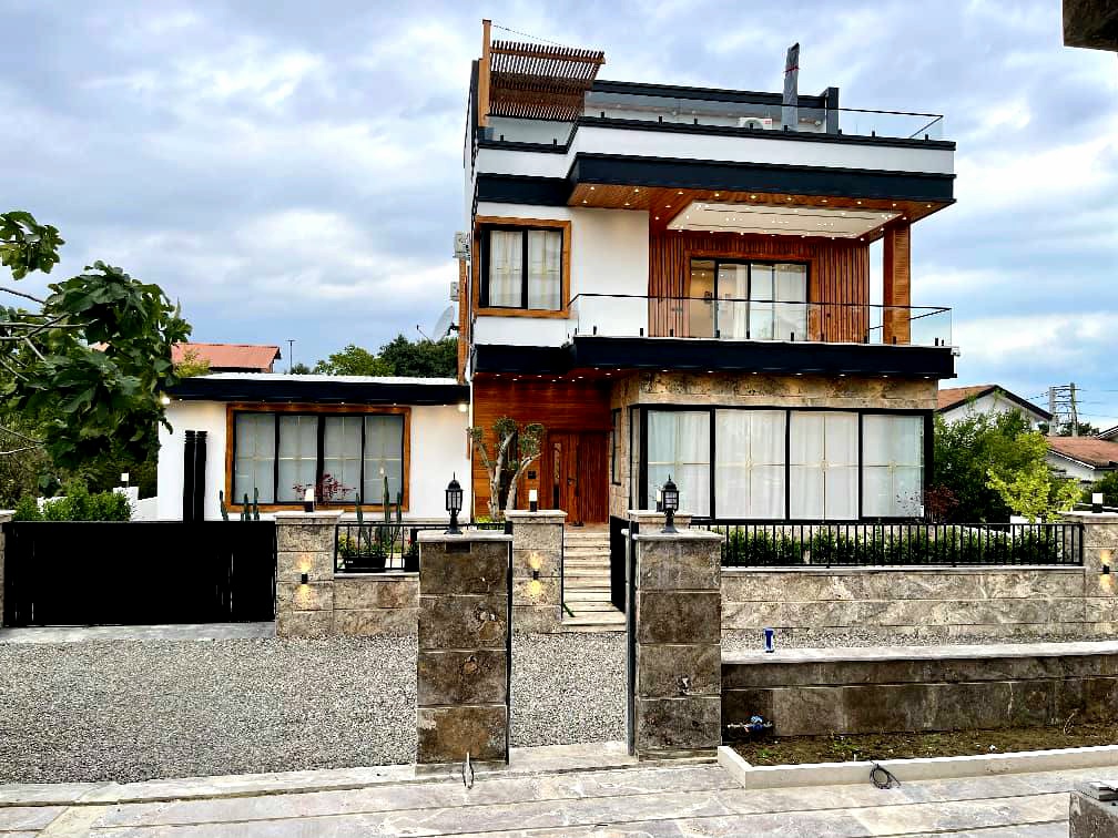 ویلا تريبلكس فرنیش کامل با استخر چهارفصل و سند تک‌برگ 