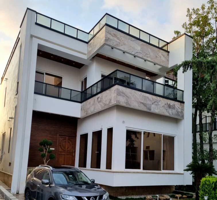 ویلا استخردار لاکچری ۴ خواب با سند تک برگ و شهرکی 