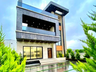 ویلا تریبلکس مدرن سند دار داخل شهرک برند و ویو جنگل