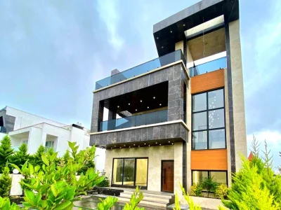 ویلا تریبلکس مدرن سند دار داخل شهرک برند و ویو جنگل