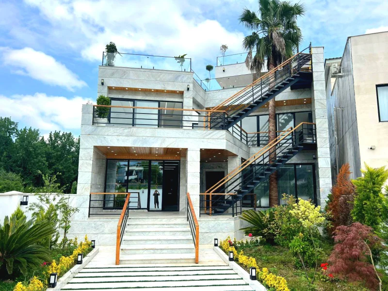 خرید ویلا تریبلکس استخردار با سند تک برگ و پلاک اول جنگل در جوربند 