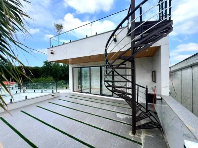 خرید ویلا تریبلکس استخردار با سند تک برگ و پلاک اول جنگل در جوربند 