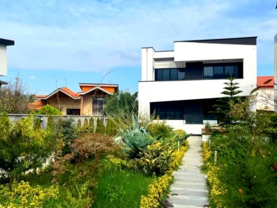 ویلاباغ تریبلکس استخردار با سند تک برگ و مبله کامل 