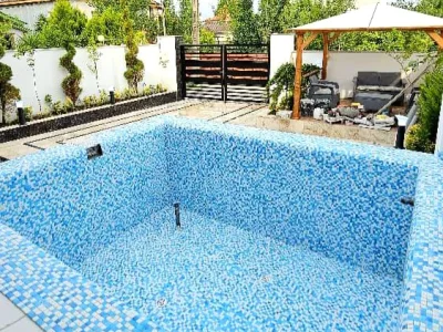 ویلا فلت مدرن داخل بافت و سنددار با استخرروباز