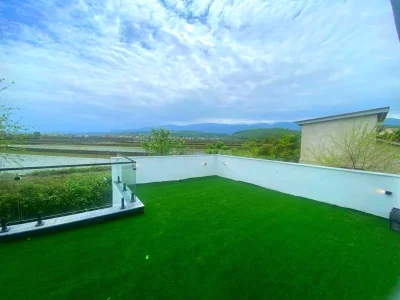 ویلا دوبلکس مدرن سه خواب با استخر روباز و روف با ویو جنگل 