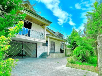 ویلا باغ نیم پیلوت داخل بافت با سه کنتور و نزدیک به جاده اصلی 