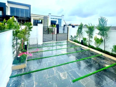 خرید ویلا همکف مدرن نوساز نزدیک به جاده با سند تک برگ و داخل بافت 