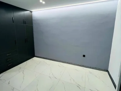 ویلا همکف مدرن با سه کنتور شخصی و در فاصله ۱۰۰ متری جاده اصلی 