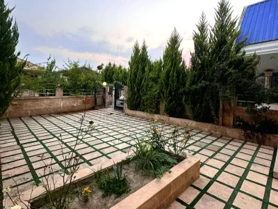 خرید ویلا همکف آجرنما حیاط دار شهرکی با قیمت مناسب 