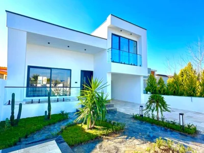 ویلا نیم پیلوت نما مدرن شهرکی و نزدیک به دریاچه قو