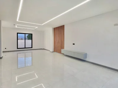 ویلا تریبلکس لوکس با سند و مدارک کامل و یک‌ طراحی خاص