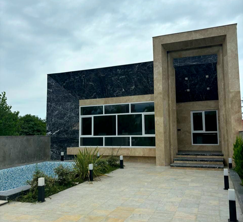 ویلا مدرن  استخر دار با روف گاردن روبه جنگل 