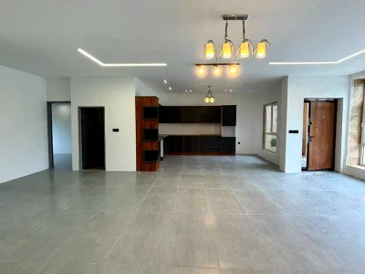 ویلا مدرن استخر دار با روف گاردن روبه جنگل 