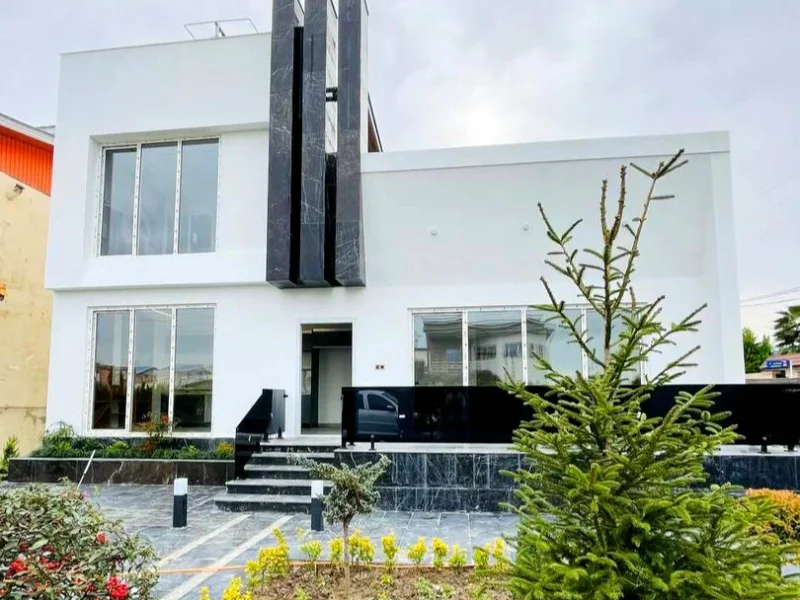 خرید ویلا دوبلکس روف دار با سند تک برگ و داخل شهرک بااصالت در منطقه شهری چمستان 