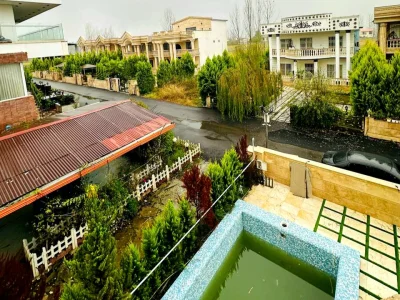 کاخ ویلا تريبلكس روف دار با سند تک برگ و استخر روباز داخل شهرک قدیمی 