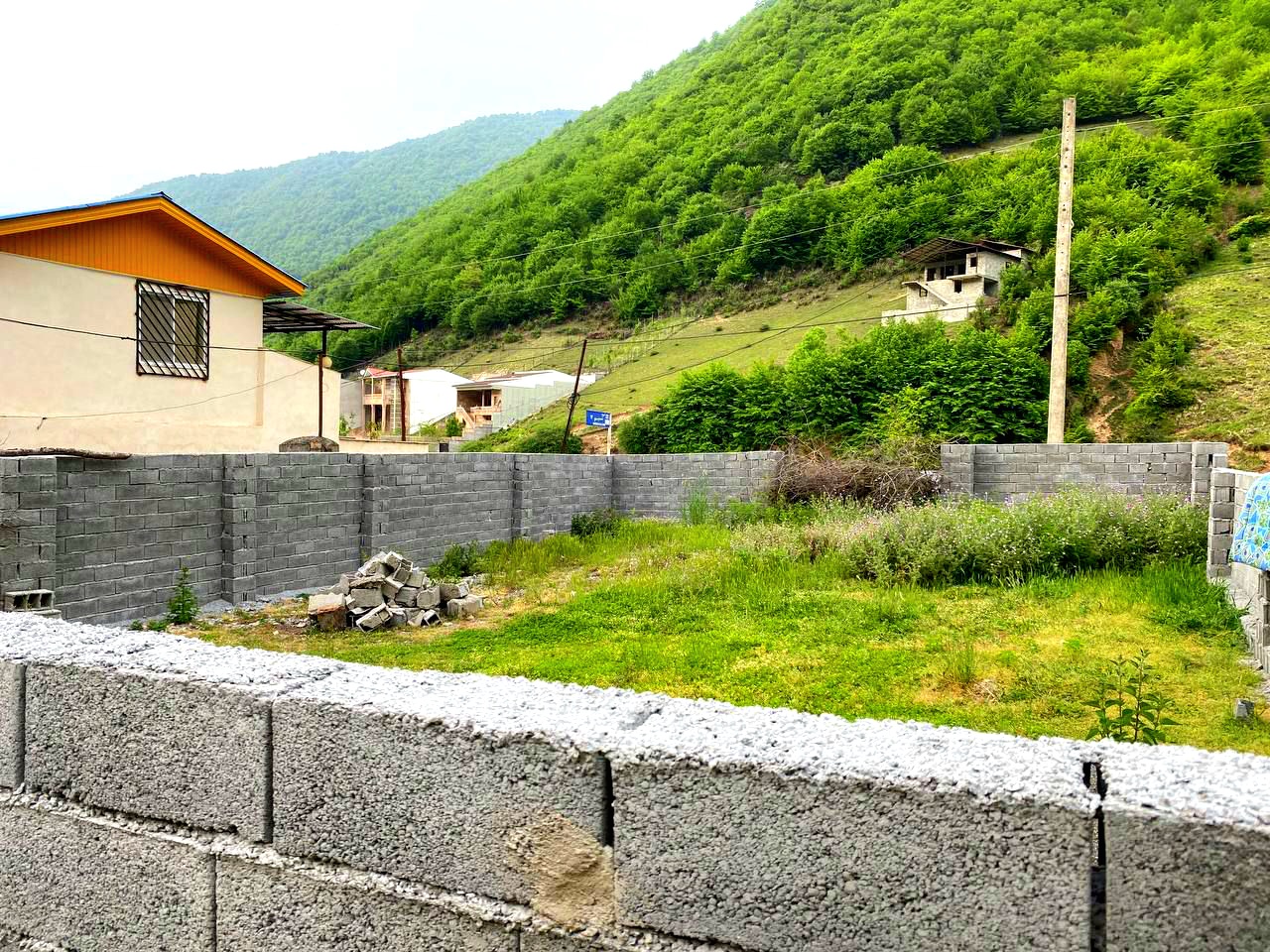 خرید زمین مسکونی ۲۰۰ متری داخل بافت و دوبر در روستای کوهستانی واز